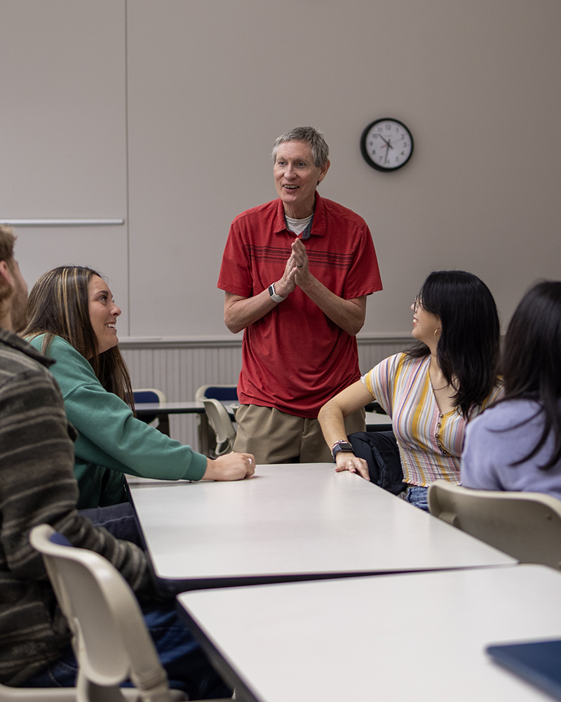 Professor Foshee teaching Spanish
