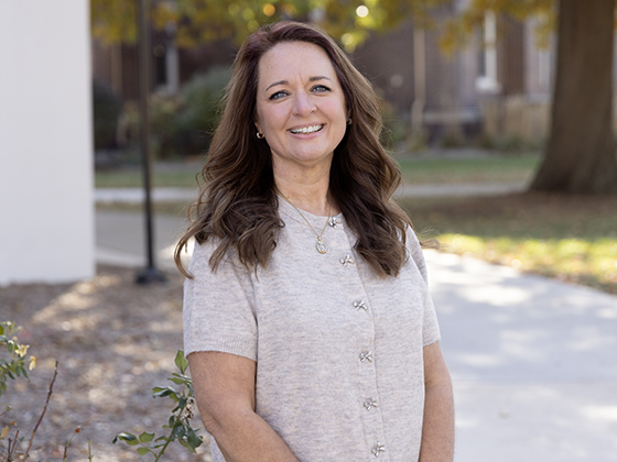 Amy Robinson headshot